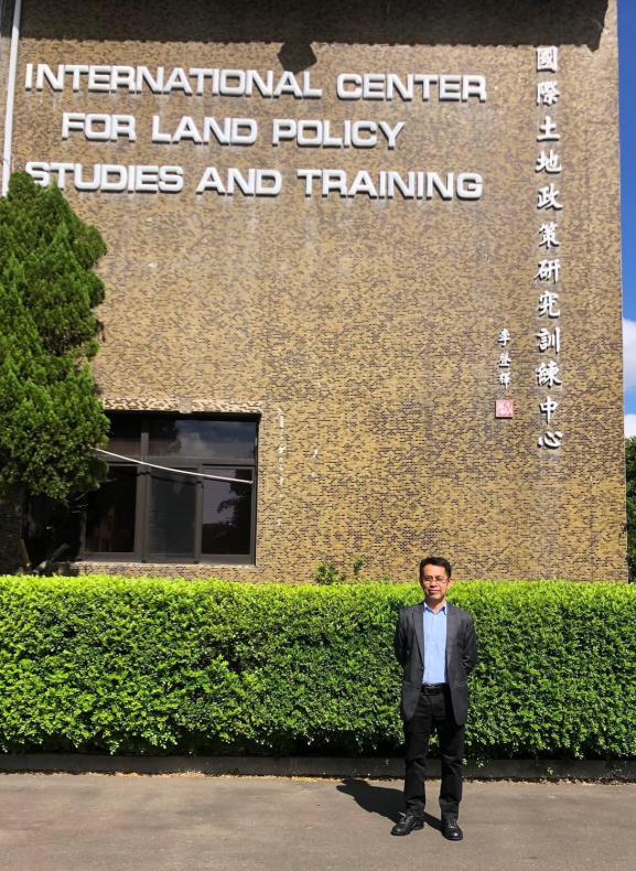 ในระหว่างวันที่ 18 – 31 ตุลาคม 2566 ที่ผ่านมา นายธนากร สงวนตระกูล นักภูมิสารสนเทศชำนาญการพิเศษ จาก GISTDA ได้รับคัดเลือกจาก ศูนย์ ICLPST (International Center for Land Policy Studies and Training), Taoyuan, Taiwan, Republic of China ให้เป็นตัวแทนประเทศไทย ภายใต้การประสานงานของ Taipei Economic & Cultural Office in Thailand _19