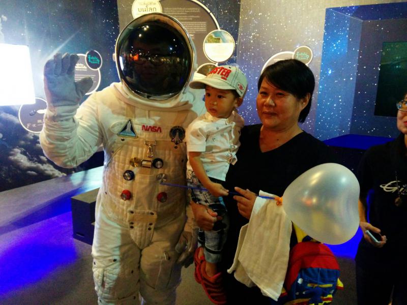 รมว.วท. ร่วมเปิดงานวันเด็ก 60 พร้อมยก Space Inspirium เป็นแหล่งเรียนรู้แห่งใหม่ของไทย_5